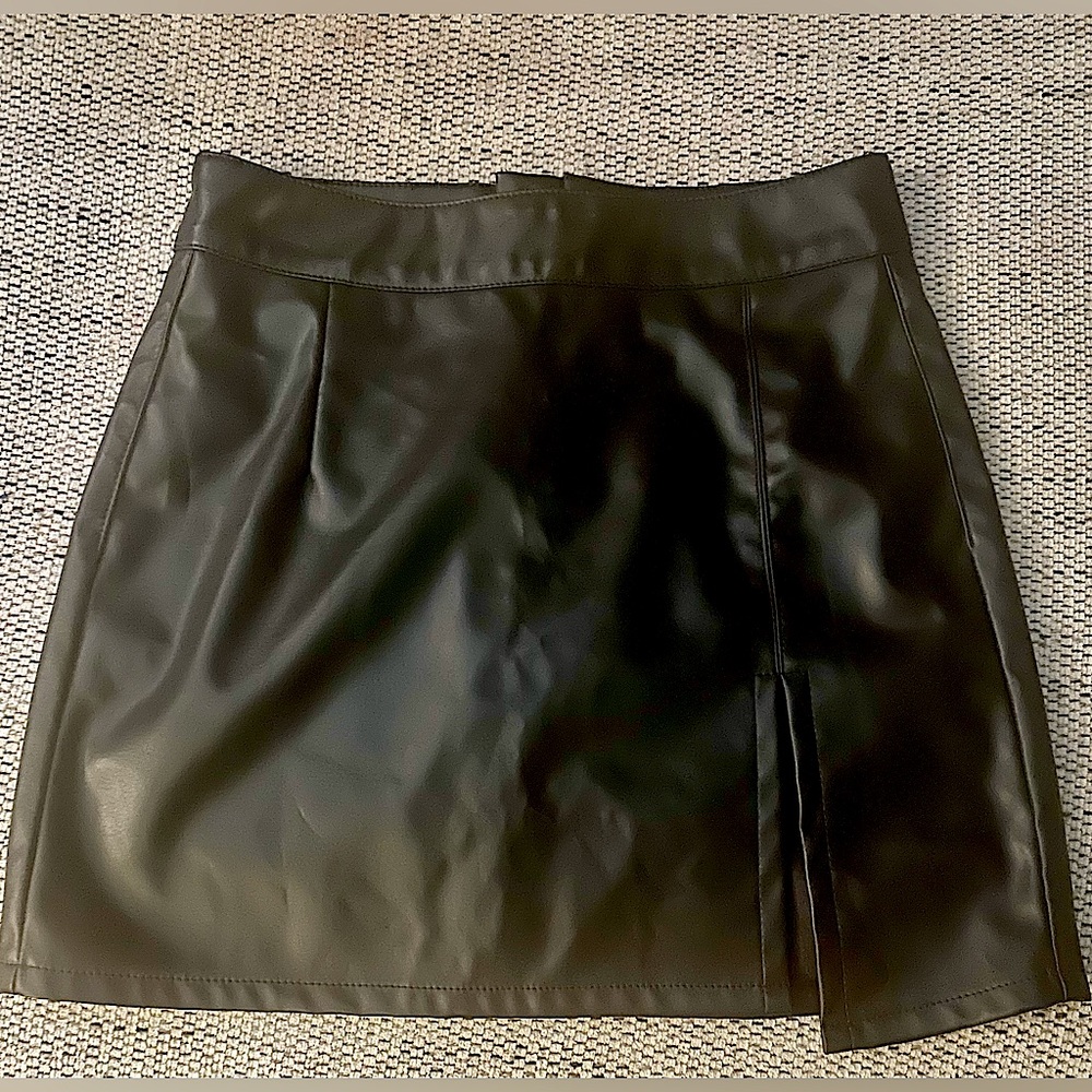 Faux leather mini skirt